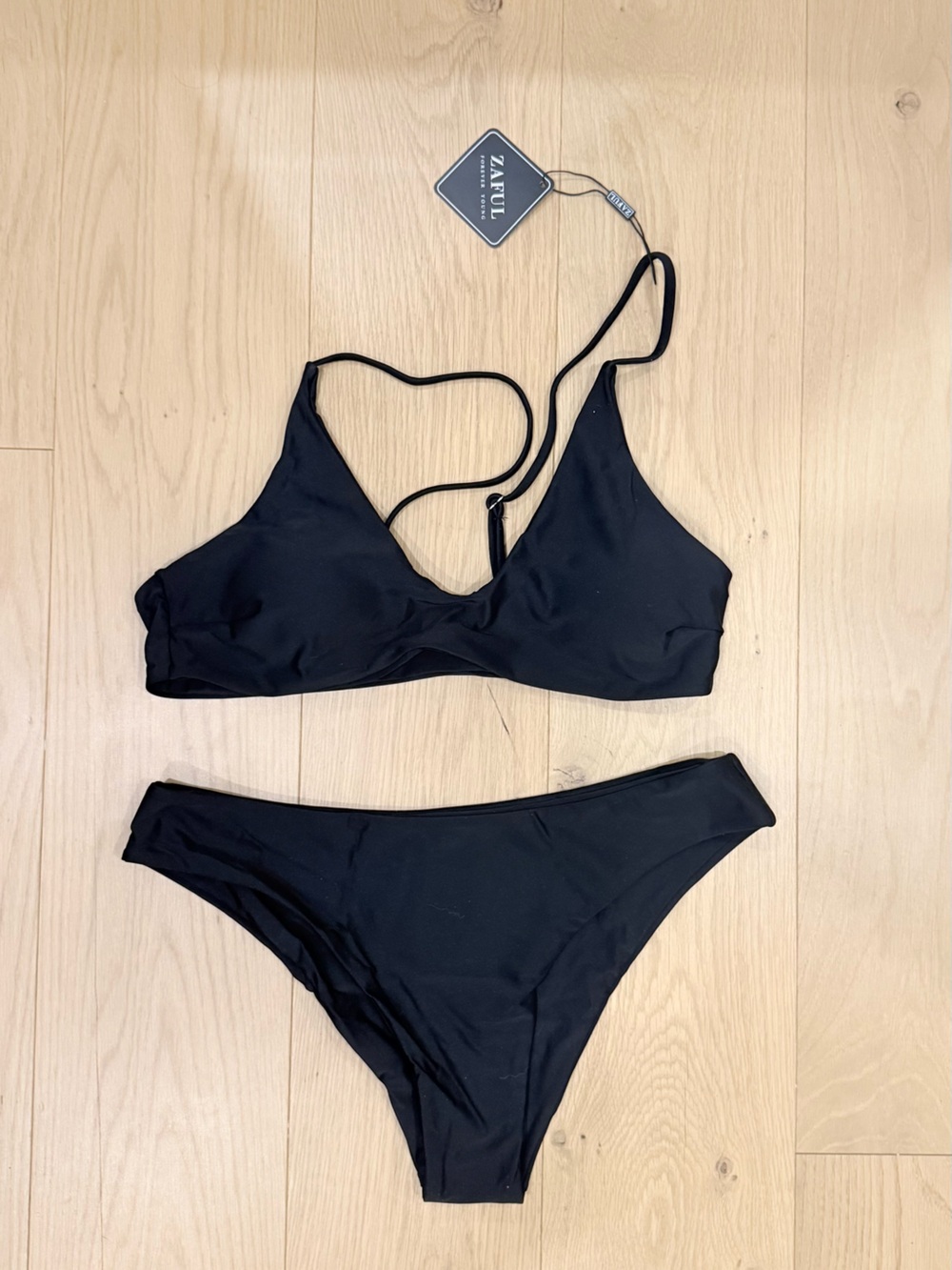 Zaful Black Women's Bikini Set - Minimalist Two-Piece Swimwear